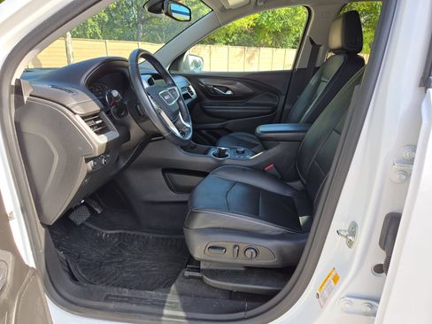 Used 2023 GMC Terrain SLT FWD image 9