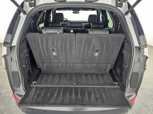 Used 2017 Land Rover Discovery HSE AWD/4WD image 15