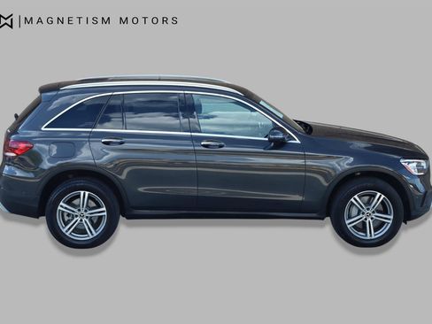 Used 2022 Mercedes-Benz GLC 300 4MATIC image 2