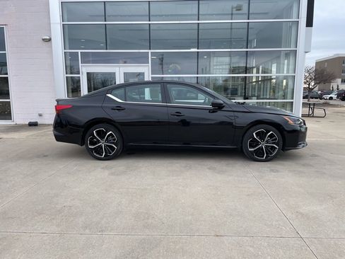 Used 2025 Nissan Altima 2.5 SR image 4