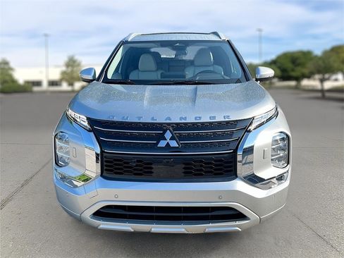 New 2025 Mitsubishi Outlander SEL image 2