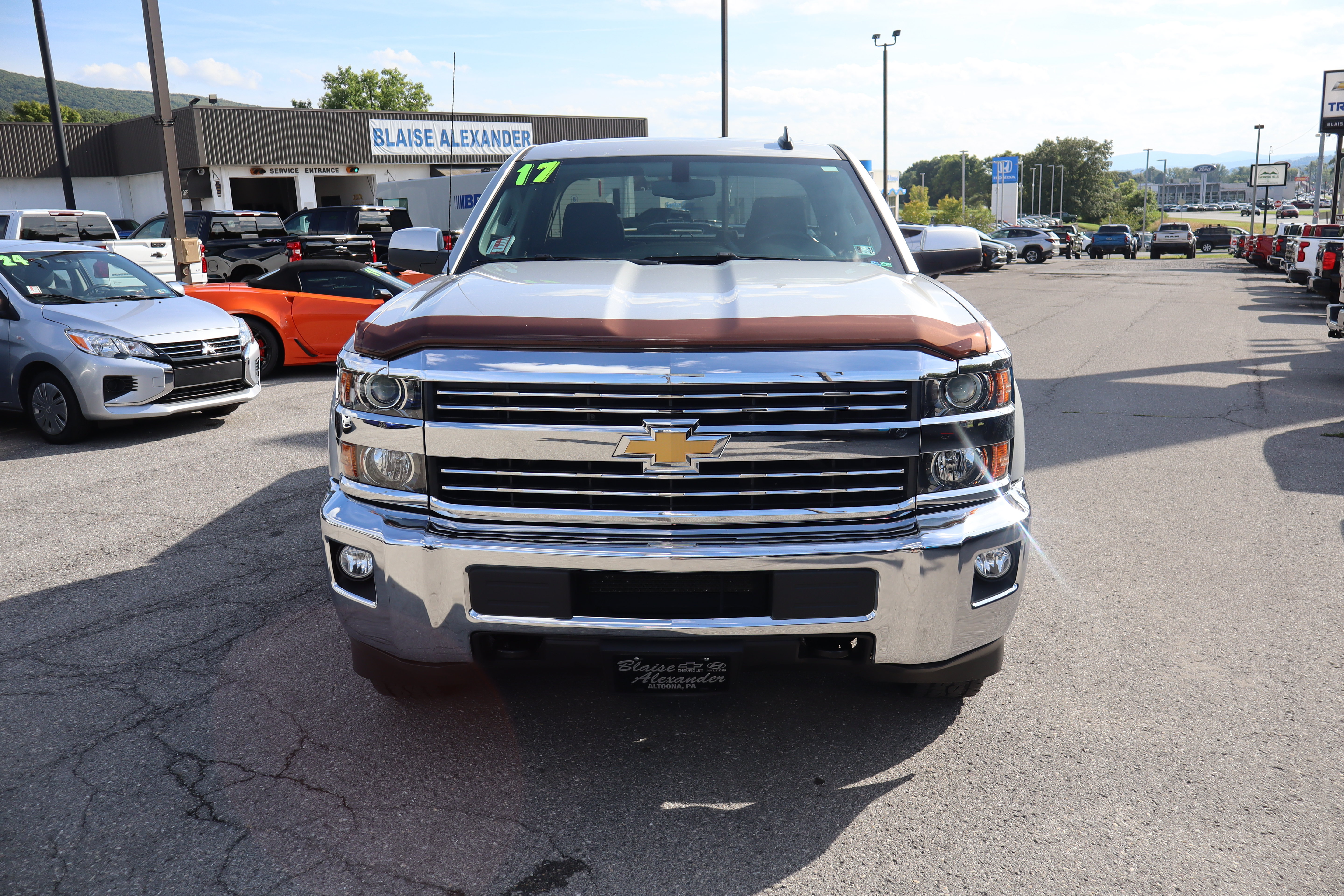 Used 2017 Chevrolet Silverado 2500 LT w/ LT Convenience Package AWD/4WD image 9