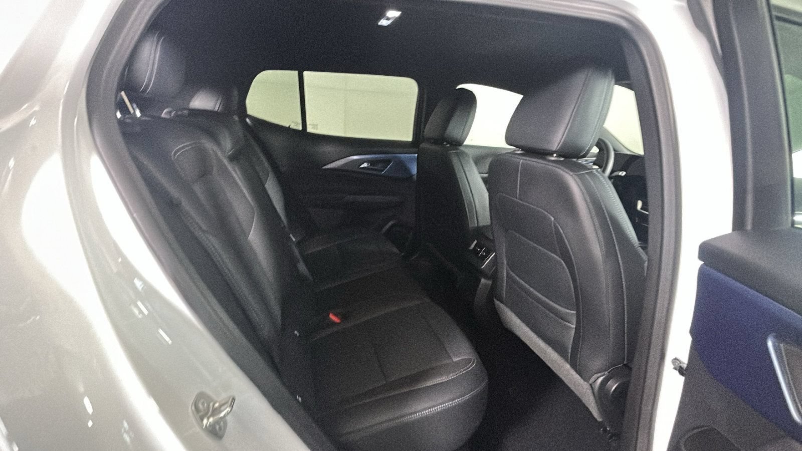 Used 2024 Chevrolet Equinox EV LT w/ LPO, All-Weather Mat Package FWD image 31