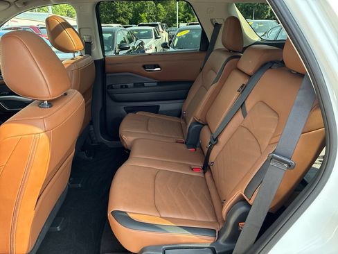 Certified 2024 Nissan Pathfinder Platinum w/ Cargo Package AWD/4WD image 27
