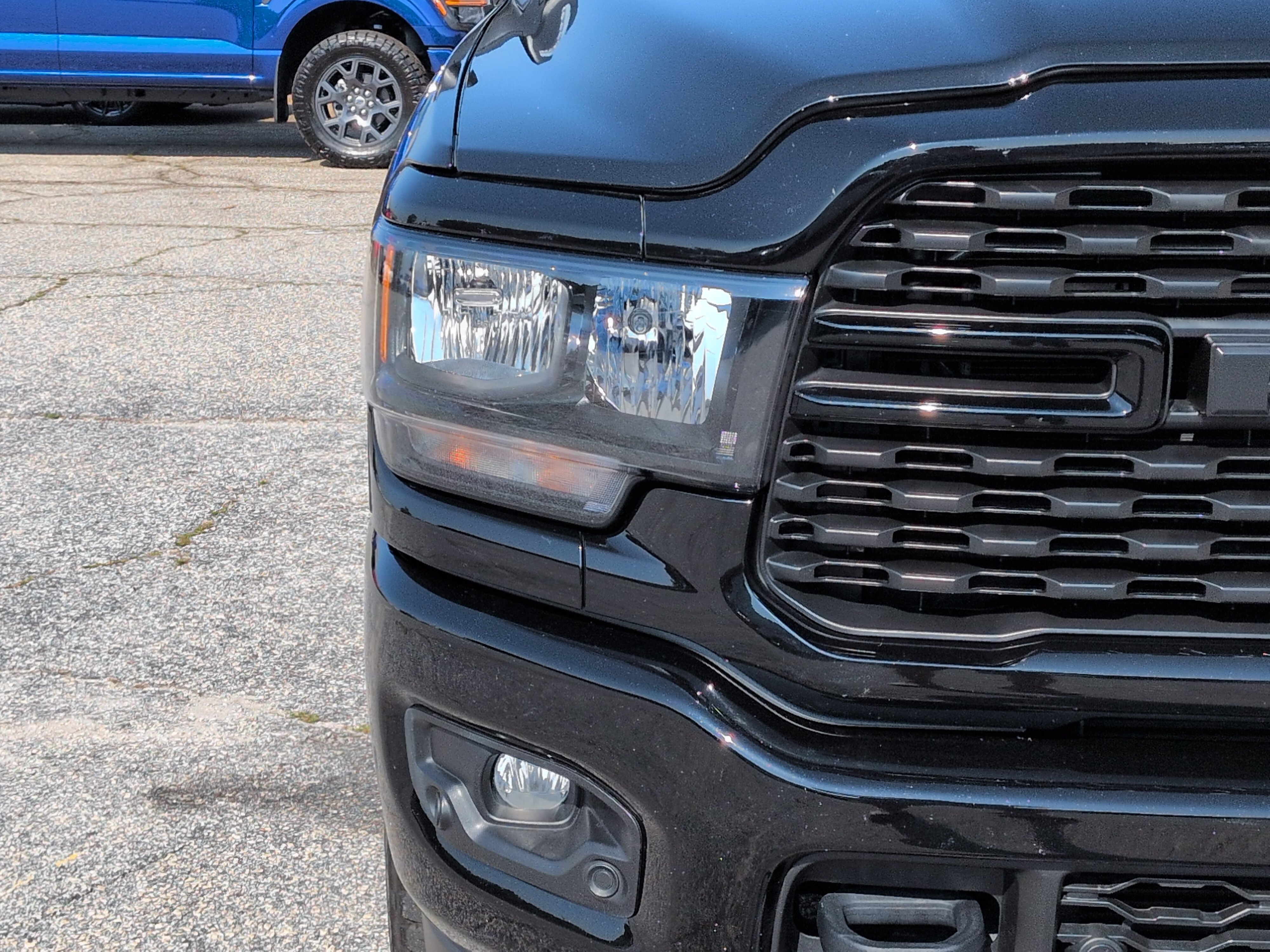 Certified 2024 RAM 2500 Big Horn w/ Night Edition AWD/4WD image 8