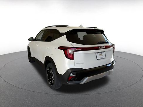 Used 2025 Kia Seltos S image 11
