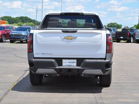 New 2025 Chevrolet Silverado EV LT image 4