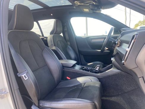 Used 2021 Volvo XC40 T5 R-Design w/ Advanced Package AWD/4WD image 38