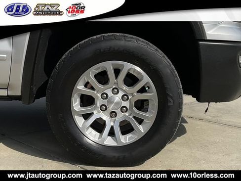 Used 2017 GMC Sierra 1500 SLE w/ SLE Value Package AWD/4WD image 9