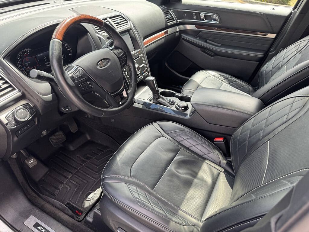 Used 2017 Ford Explorer Platinum AWD/4WD image 14