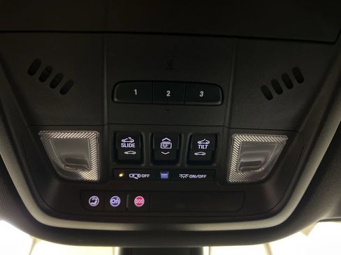 Used 2023 Buick Enclave Premium w/ Experience Buick Package image 20