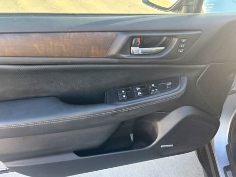 Used 2015 Subaru Outback 2.5i Limited AWD/4WD image 9