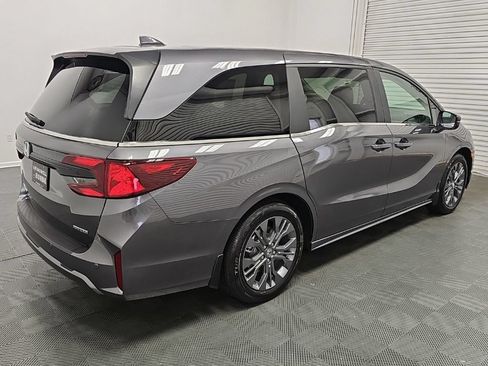 New 2026 Honda Odyssey Touring image 8
