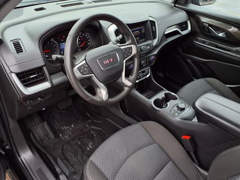 Certified 2022 GMC Terrain SLE w/ Driver Convenience Package image 4