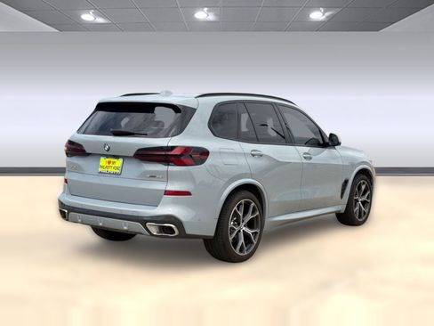 Used 2025 BMW X5 sDrive40i w/ M Sport Package image 9
