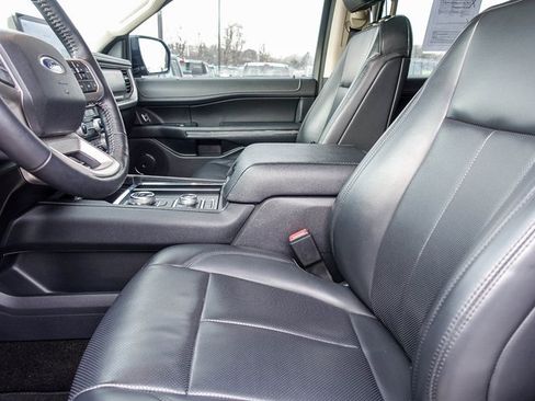 Used 2022 Ford Expedition Max XLT image 30
