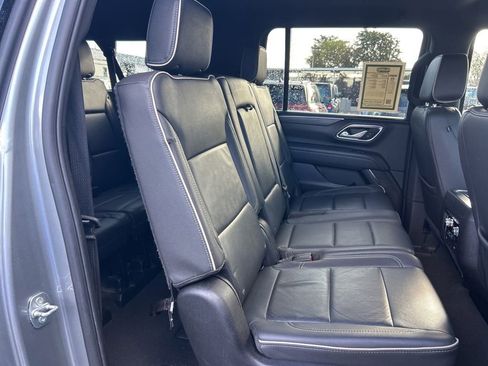 Used 2024 GMC Yukon XL SLT image 28