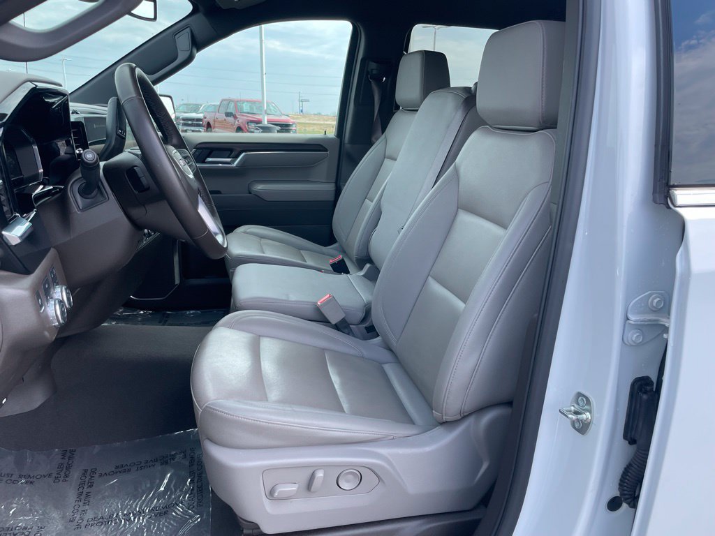 Used 2025 GMC Sierra 1500 SLT AWD/4WD image 8