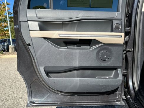 Used 2024 Ford Expedition Max Limited image 23