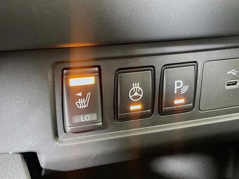 Certified 2025 Nissan Frontier SV w/ SV Convenience Package image 18