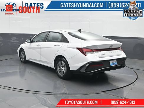 Used 2025 Hyundai Elantra SE FWD image 8