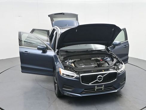 Used 2021 Volvo XC60 T5 Momentum w/ Protection Package Premier FWD image 40