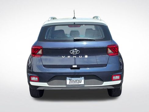 Used 2026 Hyundai Venue SEL FWD image 4