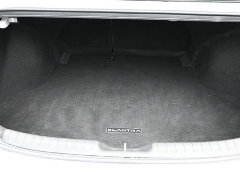 Used 2022 Hyundai Elantra Limited image 14