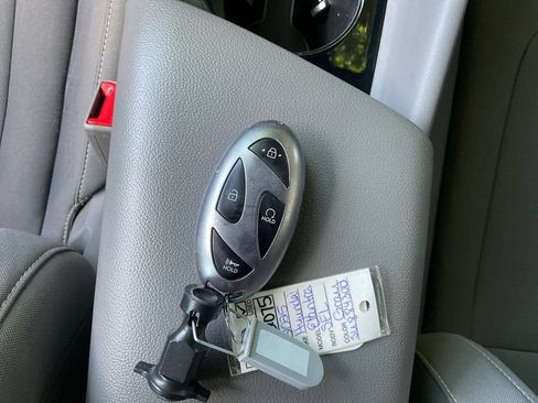 Used 2025 Hyundai Elantra SEL FWD image 38