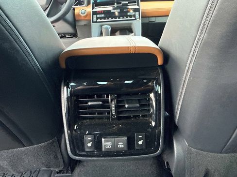Used 2022 Toyota Avalon Touring w/ Advanced Safety Package FWD image 15