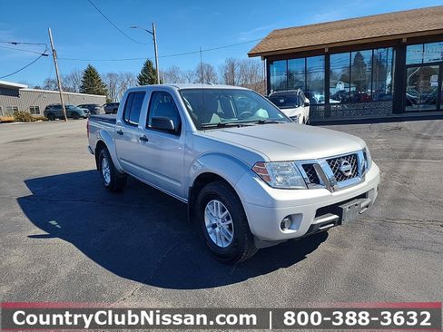 Used 2018 Nissan Frontier SV image 1
