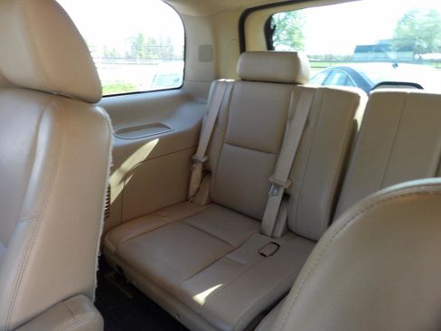 Used 2013 GMC Yukon SLT w/ SLT Chrome Package AWD/4WD image 24