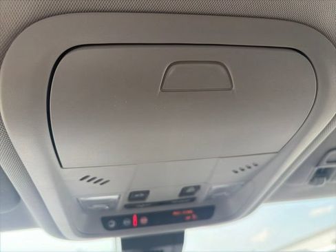 Used 2022 Chevrolet Equinox LT FWD image 25