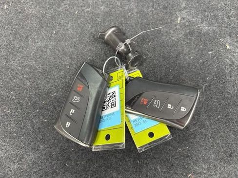 Used 2022 Lexus GX 460 Premium w/ Accessory Package image 23