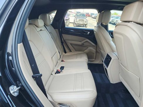 Used 2019 Porsche Cayenne AWD/4WD image 15