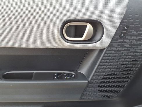 Used 2025 MINI Cooper 2-Door Hardtop image 24