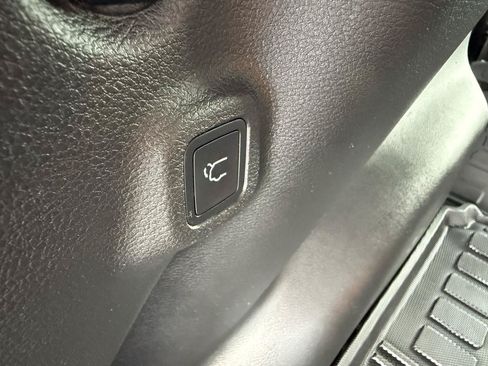 Used 2023 Jeep Compass Latitude w/ Sun and Sound Group AWD/4WD image 46