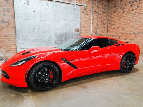 Used 2019 Chevrolet Corvette Stingray Coupe w/ Battery Protection Package RWD image 8
