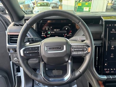 Used 2025 GMC Yukon Denali AWD/4WD image 18
