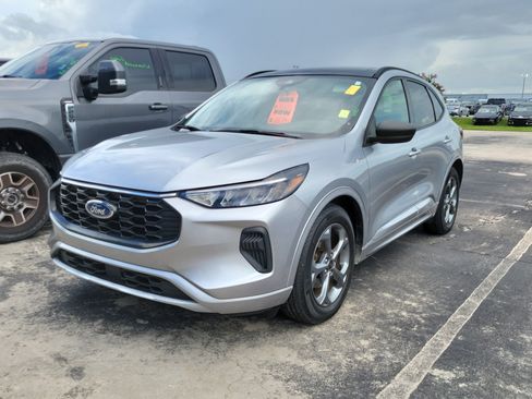 Certified 2023 Ford Escape ST-Line w/ Tech Pack #1 FWD image 3
