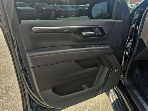 Certified 2025 Chevrolet Suburban RST w/ Advanced Technology Package AWD/4WD image 11