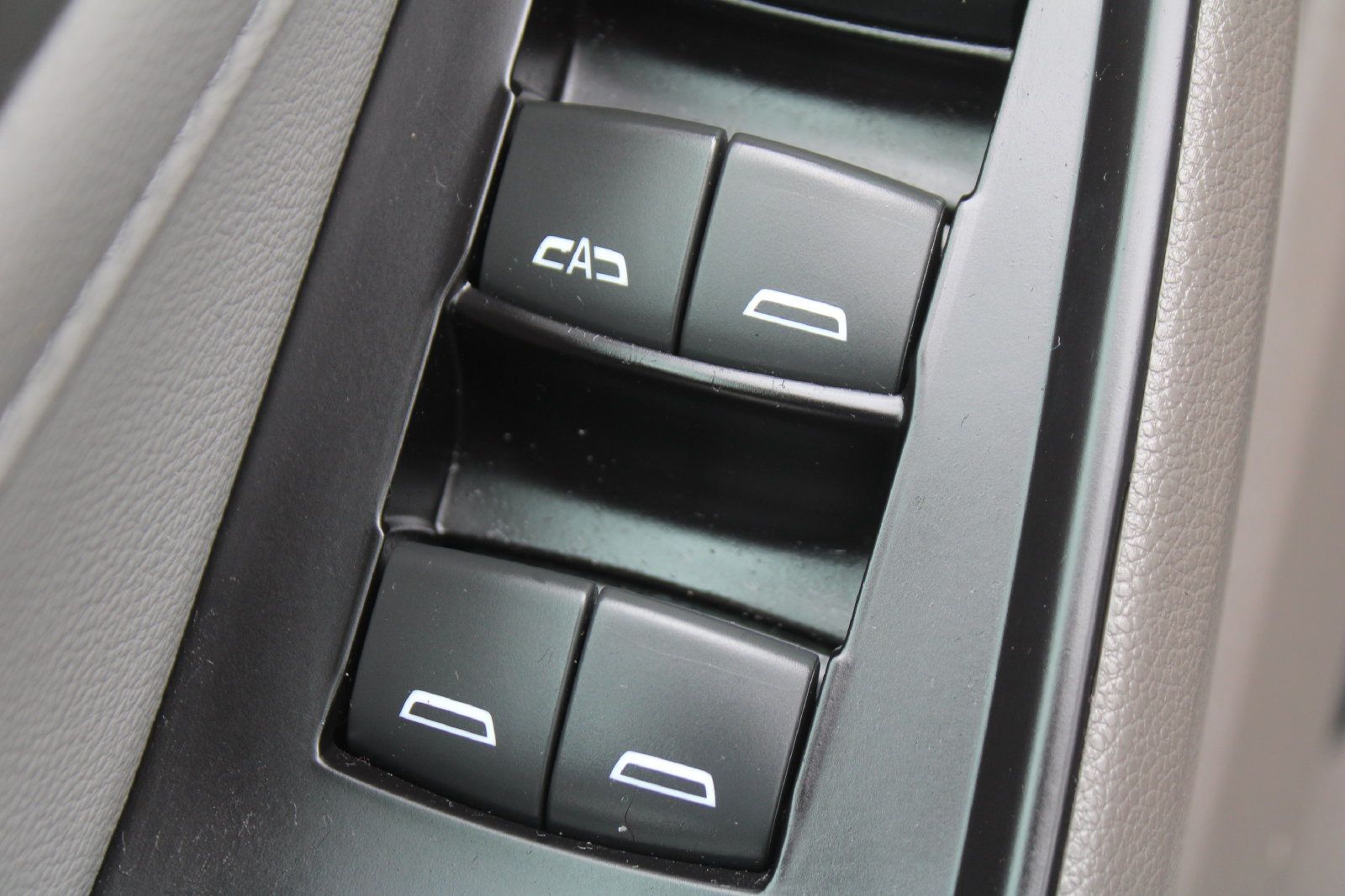Used 2020 Chevrolet Traverse LT FWD image 20