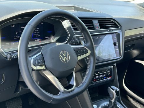 Used 2024 Volkswagen Tiguan SE FWD image 27