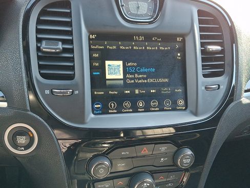 Used 2019 Chrysler 300 S image 15