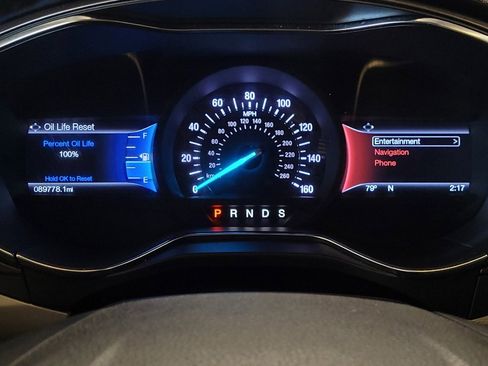 Used 2017 Ford Fusion SE w/ Fusion SE Technology Package image 23