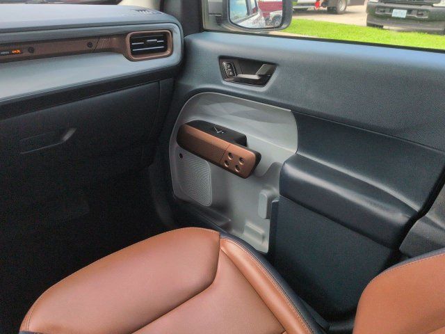 Certified 2022 Ford Maverick Lariat w/ Lariat Luxury Package AWD/4WD image 17