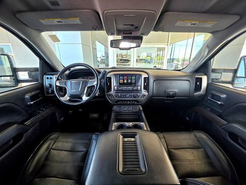 Used 2018 GMC Sierra 1500 Denali AWD/4WD image 17