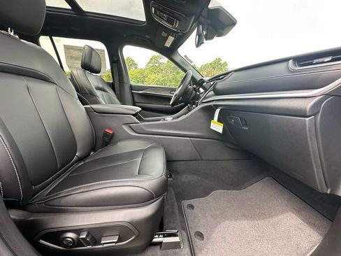 New 2025 Jeep Grand Cherokee Limited AWD/4WD image 29