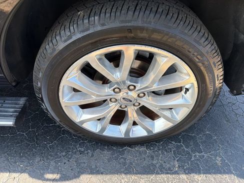 Used 2019 Ford Expedition Platinum RWD image 17