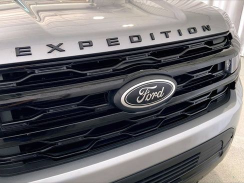 Used 2023 Ford Expedition Limited RWD image 30